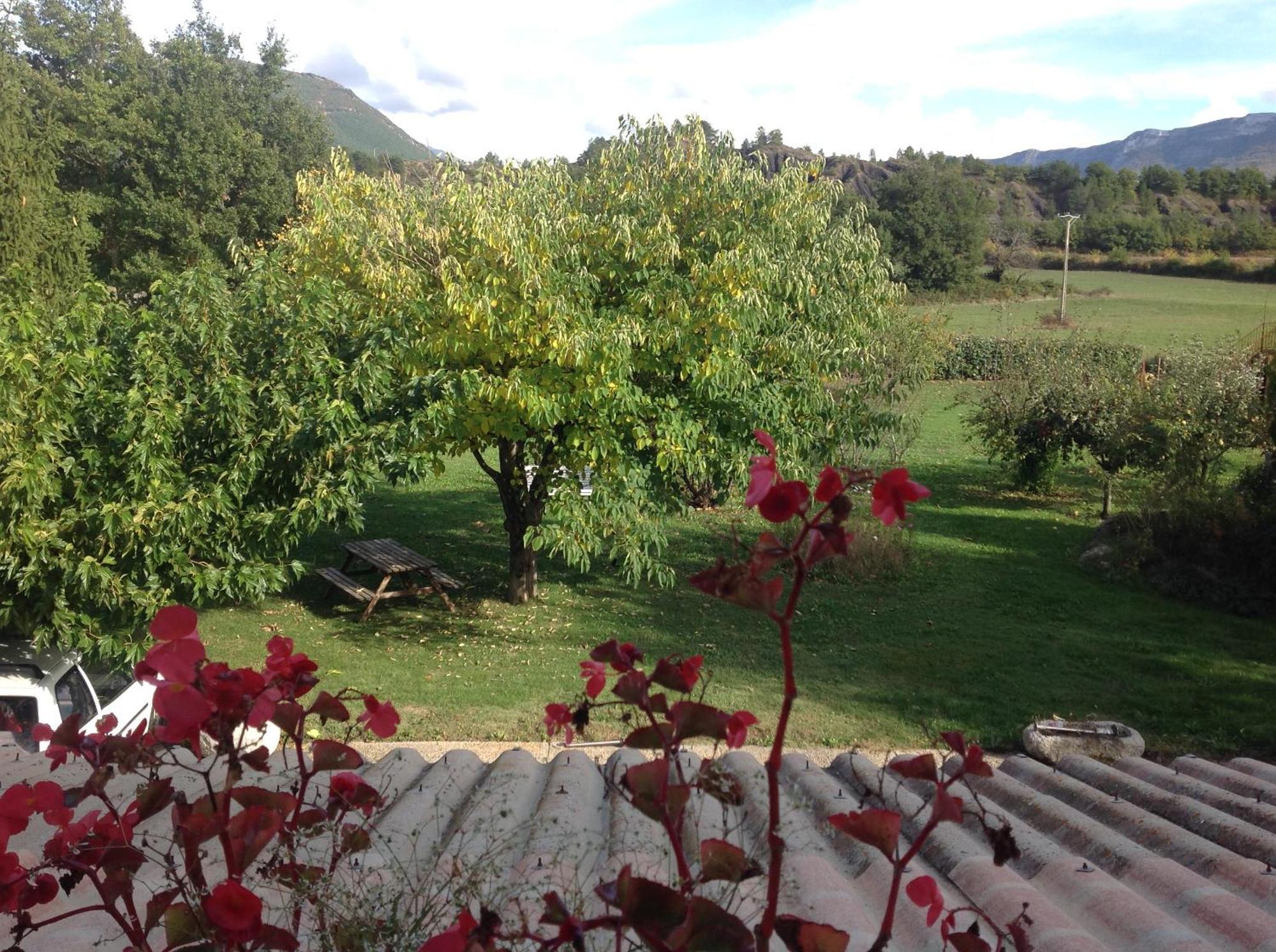 Vaumeilh Le Petit Caboulot En Pleine Nature מראה חיצוני תמונה